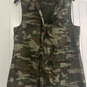 Camouflage Utility Vest